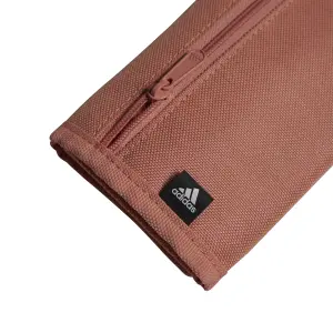 Portfolio adidas Essentials image-3