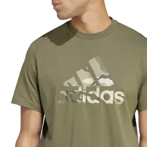 T-shirt graphique adidas Camo Badge of Sport image-5