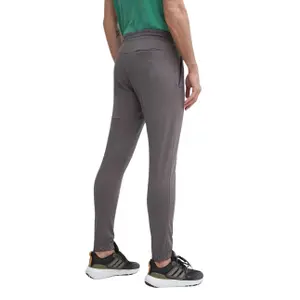 Pantalón de chándal adidas Essentials Badge of Sport image-2