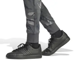 Camouflage joggers adidas Seasonal Essentials image-5