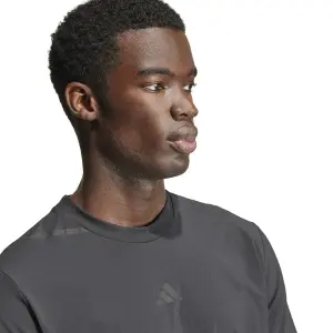 Tränings-T-shirt med rund halsringning adidas image-5