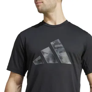 Camiseta adidas Train Essentials Graphic Logo image-4