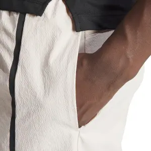 Pantalón corto adidas D4T Adistrong Workout image-5