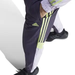 Pantaloni da ginnastica Bayern Munich Woven 2023/24 image-6