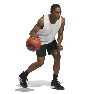 Pantalón corto adidas Legends 3-Stripes image-3