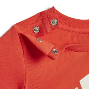 Conjunto de camiseta y pantalón corto bebé adidas Disney Mickey Mouse image-6