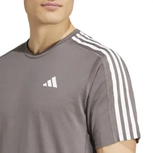 Camiseta adidas Own the Run 3-Stripes image-5