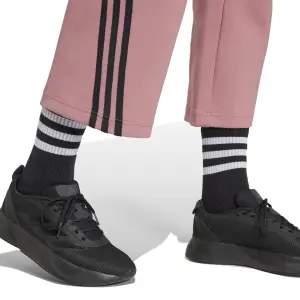 Hosen für Frauen mit offenem Saum adidas Future Icons 3-Stripes image-5