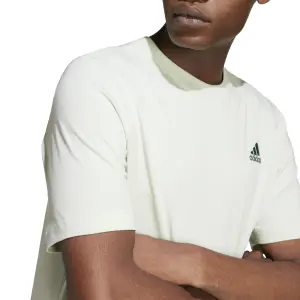 Camiseta adidas Essentials Embroidered Small Logo image-6