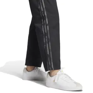 Pantaloni sportivi stampati in twill donna adidas Essentials Camo 3-Stripes image-6