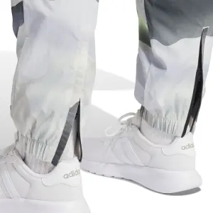 Damen Cargo-Hose adidas City Escape Camo Print image-5