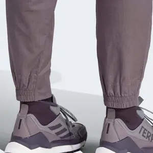 Calças de jogging para mulher adidas Terrex Xploric image-6