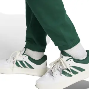 Taperade joggingsbyxor i fleece adidas All Szn Regular image-6