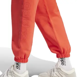 Pantalón de chándal ancho mujer adidas All Szn Fleece Graphic image-4