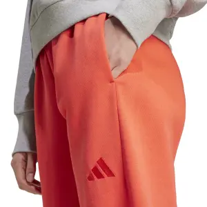 Pantalón de chándal ancho mujer adidas All Szn Fleece Graphic image-5