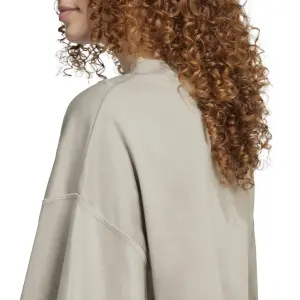 Camiseta holgada de mujer adidas City Escape image-5