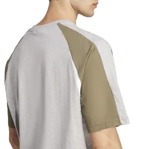 Camiseta adidas Essentials Colorblock image-4