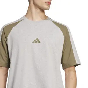 Camiseta adidas Essentials Colorblock image-5