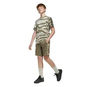 Pantalón corto infantil adidas Camo Seasonal Essentials image-1
