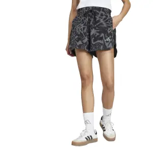 Pantalón corto cargo estampado mujer adidas Essentials 3-Stripes image-1