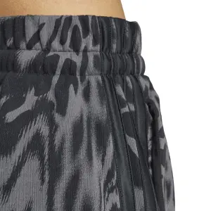 Pantalón corto cargo estampado mujer adidas Essentials 3-Stripes image-5