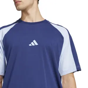 Camiseta adidas Essentials Colorblock image-4