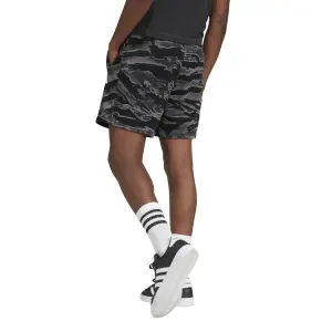 Pantalón corto adidas Camo Essentials image-4