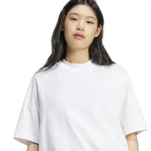 Camiseta boyfriend de mujer adidas Essentials Contemporary Logo image-4