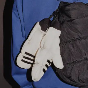 Women's mittens adidas X Moon Boot image-1