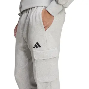 Pantaloni da jogging con tasche cargo adidas Essentials Feelcozy Fleece image-4