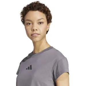 Camiseta de mujer adidas Future Icons Small Logo image-4