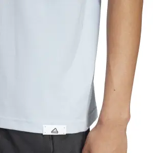 Camiseta adidas Tech Bos Graphic image-5