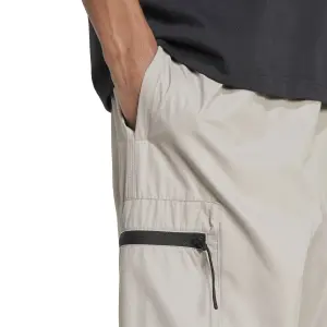 Leichte Cargo-Hose adidas City Escape image-6