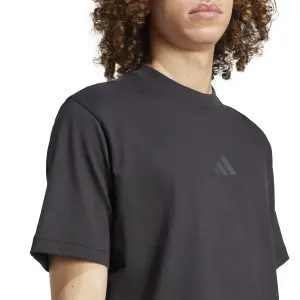 Camiseta adidas City Escape image-4