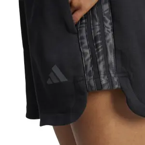 Pantalón corto cargo estampado mujer adidas Essentials 3-Stripes image-4