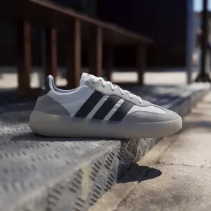 Trainers adidas Barreda Decode image-3