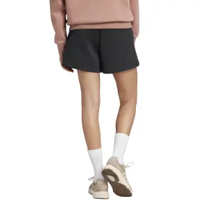 Pantalón corto sueltos mujer adidas All Szn Fleece image-3