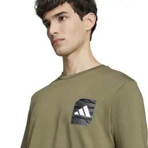 Camiseta de tela adidas Camo Graphic image-4