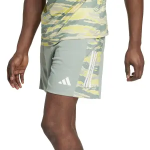 Pantalón corto adidas Essentials 3 stripes image-4