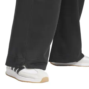 Wide and loose women's joggers adidas All Szn Fleece image-5