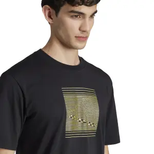 Camiseta adidas Tech Metallic Graphic image-4