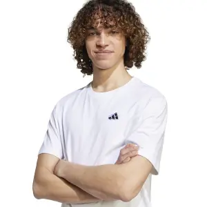 Camiseta con mini bordado adidas Graphic Lounge image-4