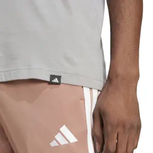 Camiseta adidas Lounge Slide image-5