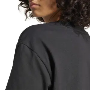 Camiseta de mujer adidas Essentials Seasonals Animal Big Logo Boyfriend image-4