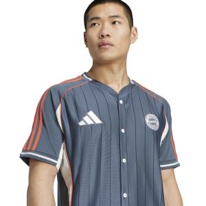 Camiseta de aficionados de béisbol de los Estados Unidos del Bayern de Múnich 2025/26 image-6