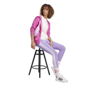 Camiseta de mujer adidas Lounge Verbiage Graphic image-3