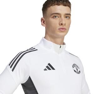 Manchester United training top 2025/26 image-5