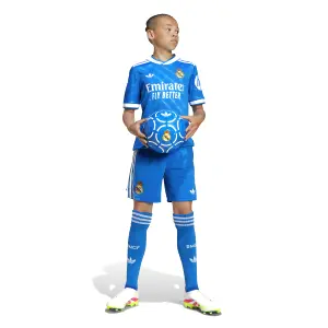 Kort Tredje barn Real Madrid 2025/26 image-1