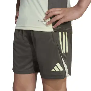 product/a/d/adidas_jp3994_6_apparel_on_model_detail_view_2_white.jpg