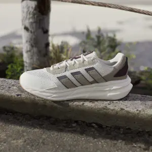 Tenisky adidas Astrastar image-4